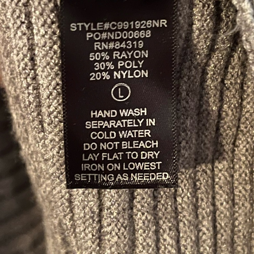Devotion by Cyrus Sweater - Picture 4 of 7